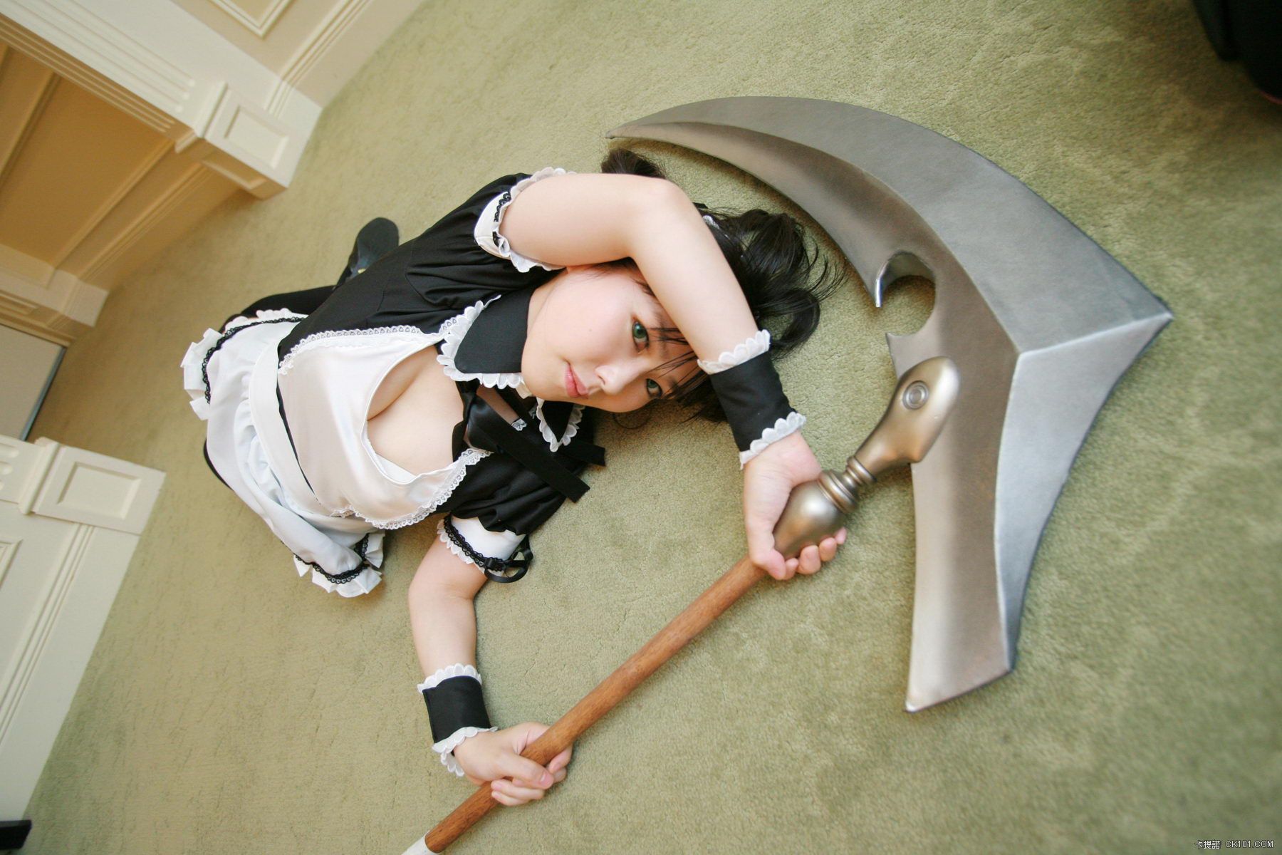 queens-blade-airi-maid-cosplay-146.jpg