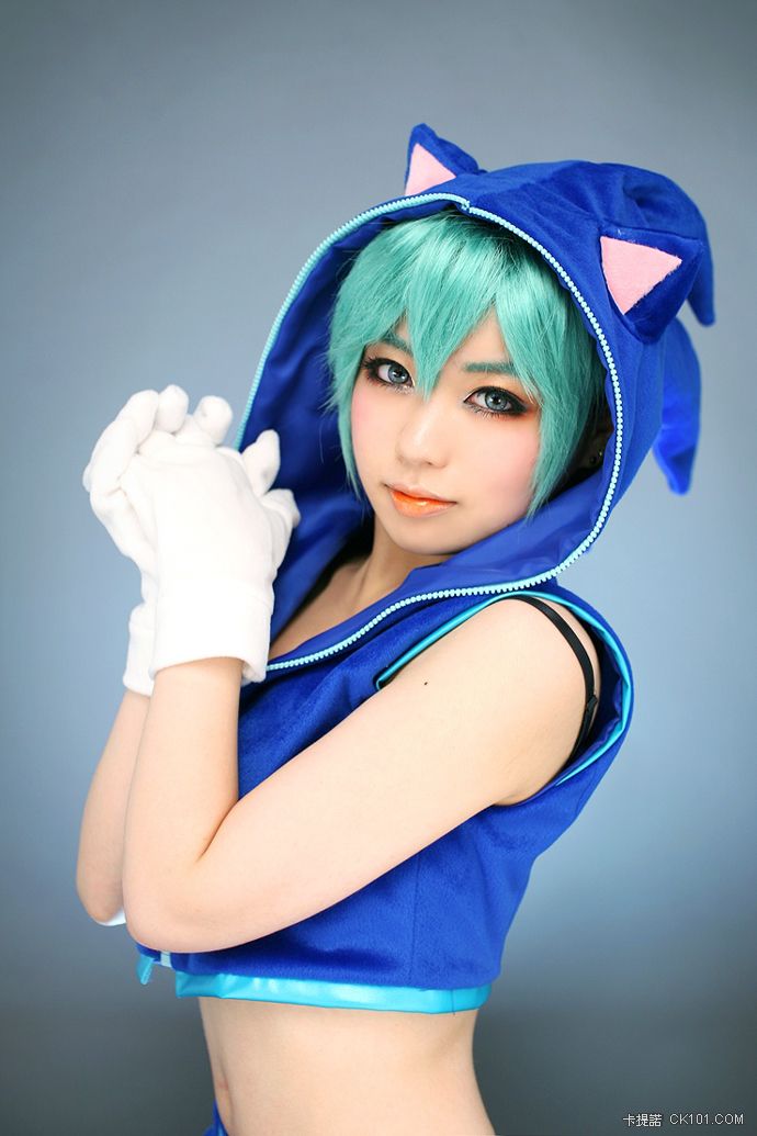 sonic_miku_02_by_ekiholic-d3y0b92.jpg