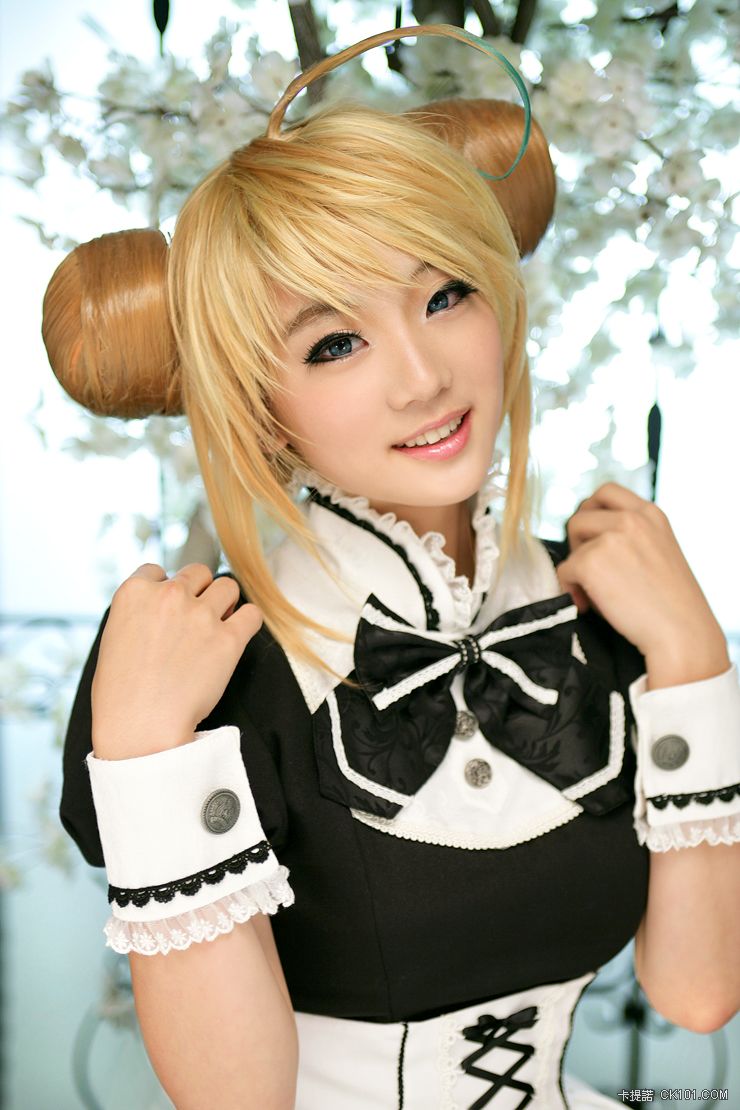 tales-of-xillia-milla-maxwell-maid-cosplay-by-k-miyuko-001.jpg