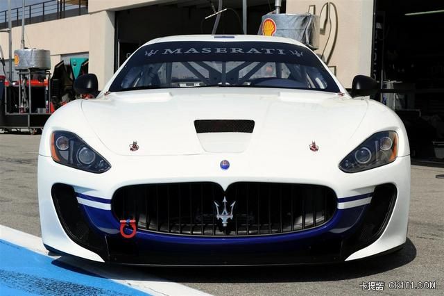 Maserati-Granturismo-MC-Exterior-Image-08-_1280x853.jpg