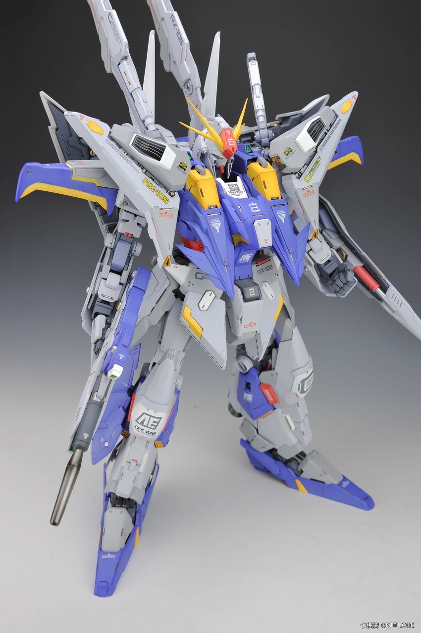 172-RX-105-Xi-Gundam-5.jpg