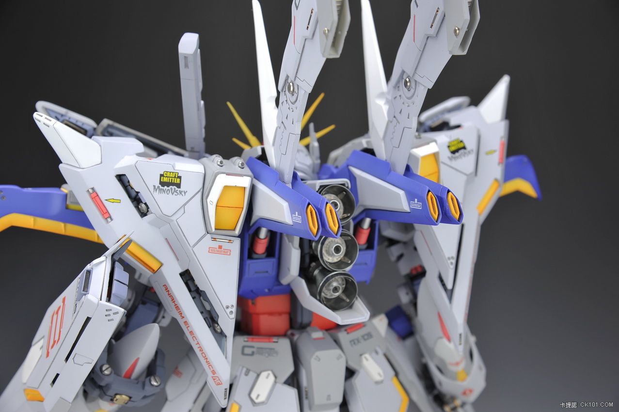 172-RX-105-Xi-Gundam-7.jpg