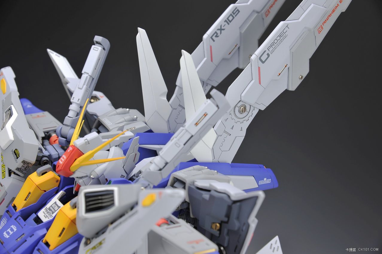 172-RX-105-Xi-Gundam-12.jpg