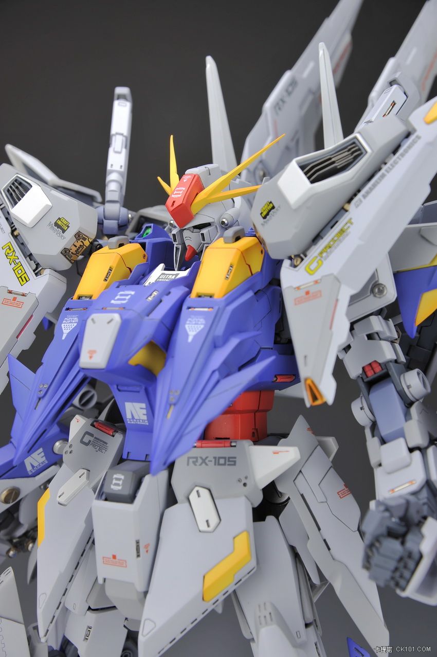 172-RX-105-Xi-Gundam-16.jpg