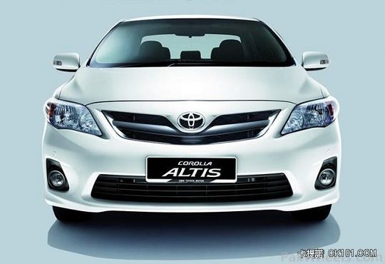 2013-Toyota-Corolla-Altis-View.jpg