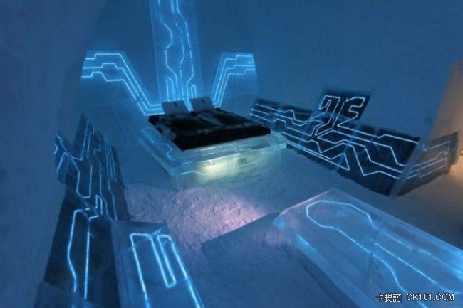 4-Tron-blue-futuristic-bedroom-theme-665x443-650x433.jpeg