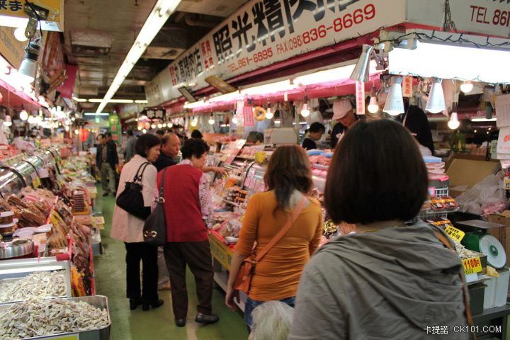 魚市場裡的台灣一味人