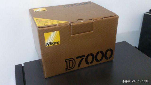 D7000