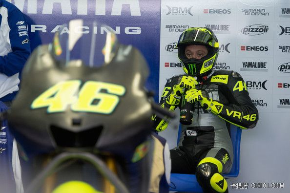 Valentino Rossi MotoGP Testing Day One NE67ifuobKHl.jpg