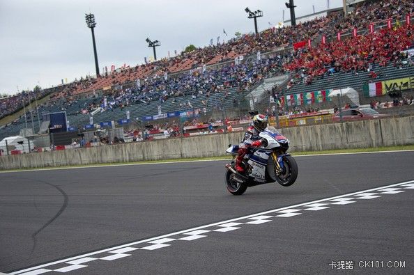 Jorge Lorenzo MotoGP Japan Race vJlUz7AEP-9l.jpg