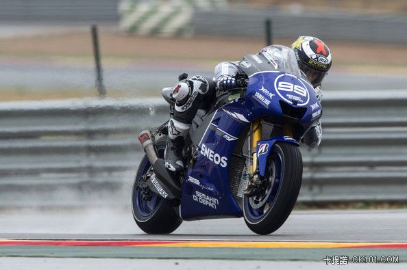 Jorge Lorenzo MotoGP Spain Free Practice MrR0f7TZvmAl.jpg