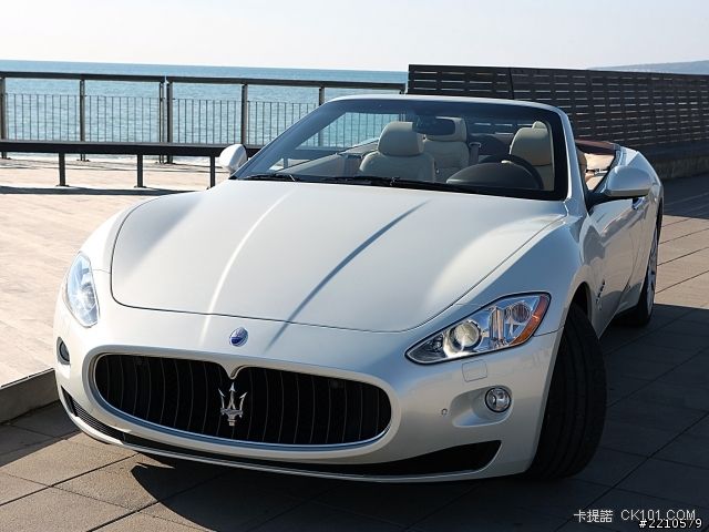 mobile01-MASERATI.jpg