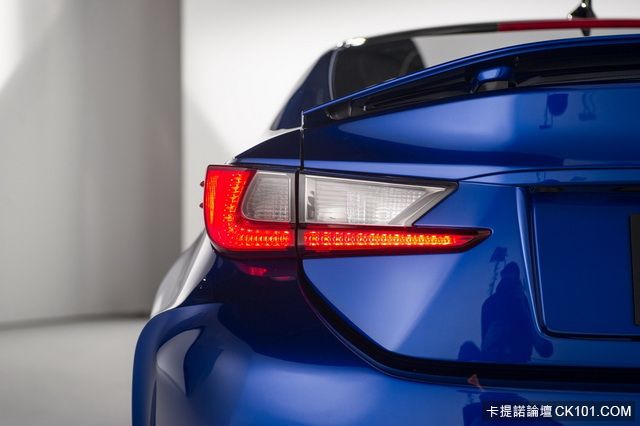 lexus-rc-f-coupe-34-1_0.jpg