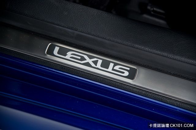 lexus-rc-f-coupe-61-1.jpg