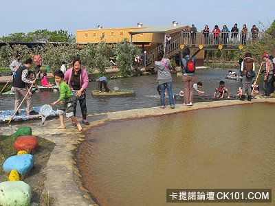 20140724 - 全台繞一圈！7個暑假溜小孩的好地方_摸蛤兼洗褲農場-1.jpg