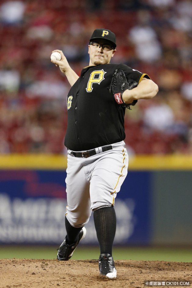 pittsburgh-pirates-v-cincinnati-reds-20140927-004100-850.jpg