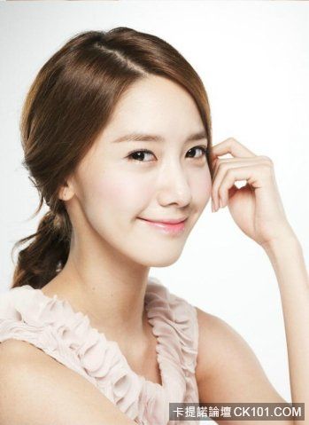 yoona-3.jpg