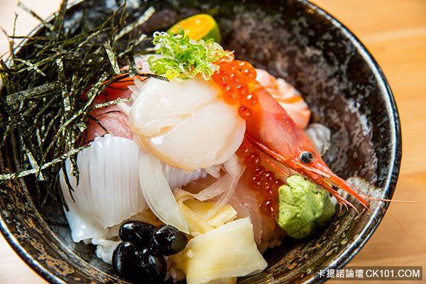 生魚丼