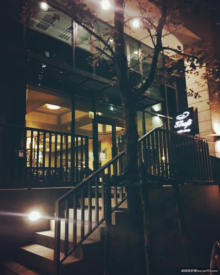 37 cafe 店外照