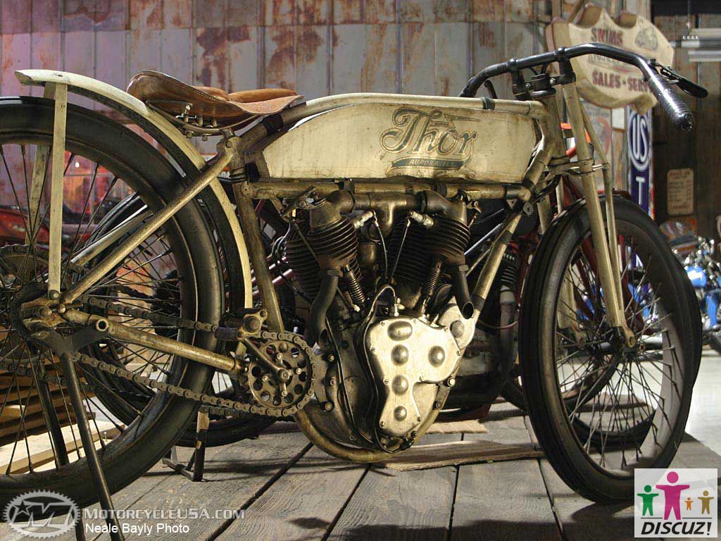 1913-Thor-Short-Coupled-Rac.jpg