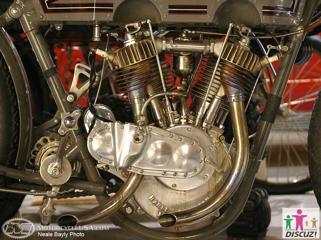 1914-Harley-motor-close-up.jpg