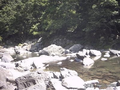 淡水紅河谷溪邊1