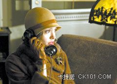 安潔莉娜裘莉以《陌生的孩子》入圍奧斯卡女主角獎項。.jpg