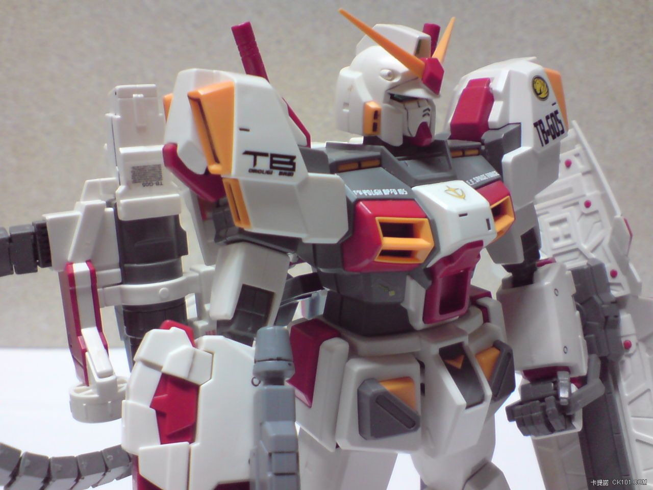 RX-78G05右側照.JPG