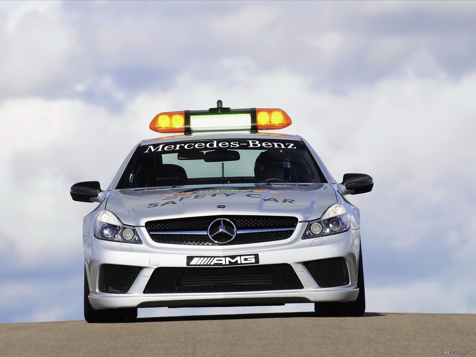 2009-Mercedes-Benz-SL63-AMG-F1-Safety-Car-03.jpg