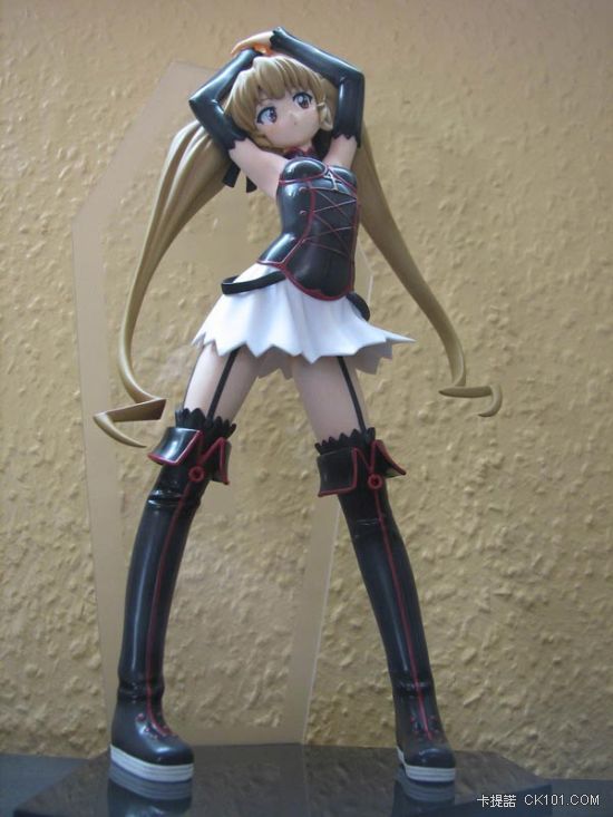 hot_female_anime_figures_26.jpg