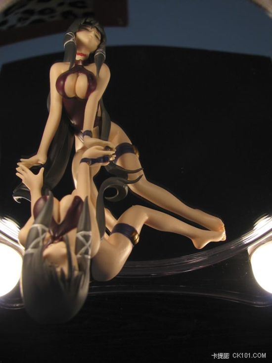 hot_female_anime_figures_07.jpg