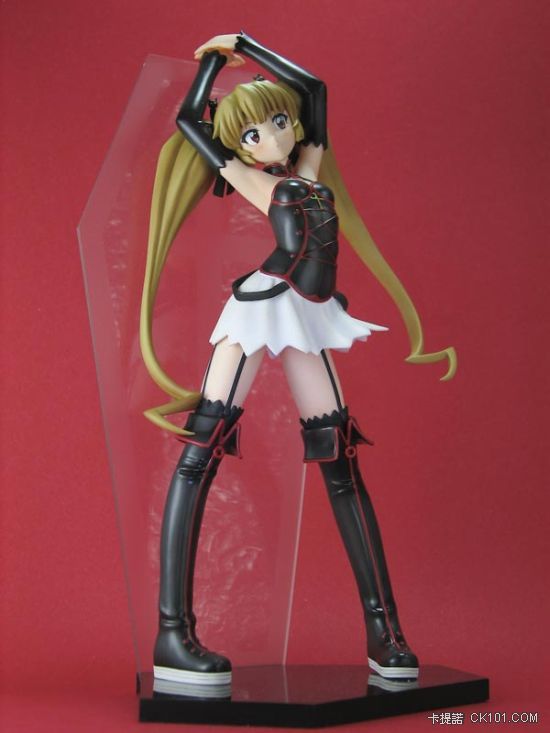 hot_female_anime_figures_03.jpg