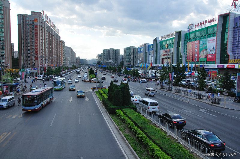 家门口附近的购物中心,号称亚洲最大的SHOPING MALL