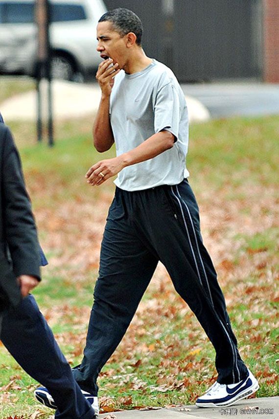 celebrity-feet-obama-air-max-elite-ii-tb-01.jpg