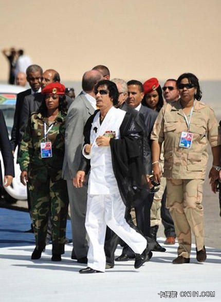 20110307-colonel-gaddafi-17.jpg