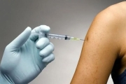 武漢肺炎疫苗第一針曝光 人體實驗正式開始