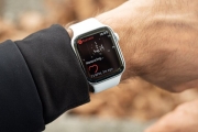 Ap.ple Watch 變醫療檢測神物？　未來不需血壓針臂帶可直接測血壓