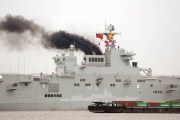 台海軍情》中國首艘075艦海試 被拍下多張冒黑煙照片