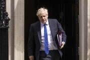 鮑里斯·強森辭職：英國首相的搏命48小時
