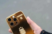 慶祝阿根廷隊奪冠！梅西花20萬美元訂製24K黃金iPhone 14 Pro送給隊友