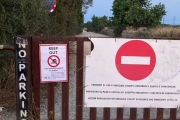 英國遊客沒素質，西班牙人怒貼「雙標告示牌」！