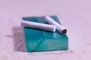 菸盒警示圖文擴大至50％！違法販售最高罰5萬