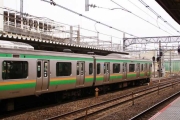日本電車「煩人行為」排行出爐！車上補妝排名第一
